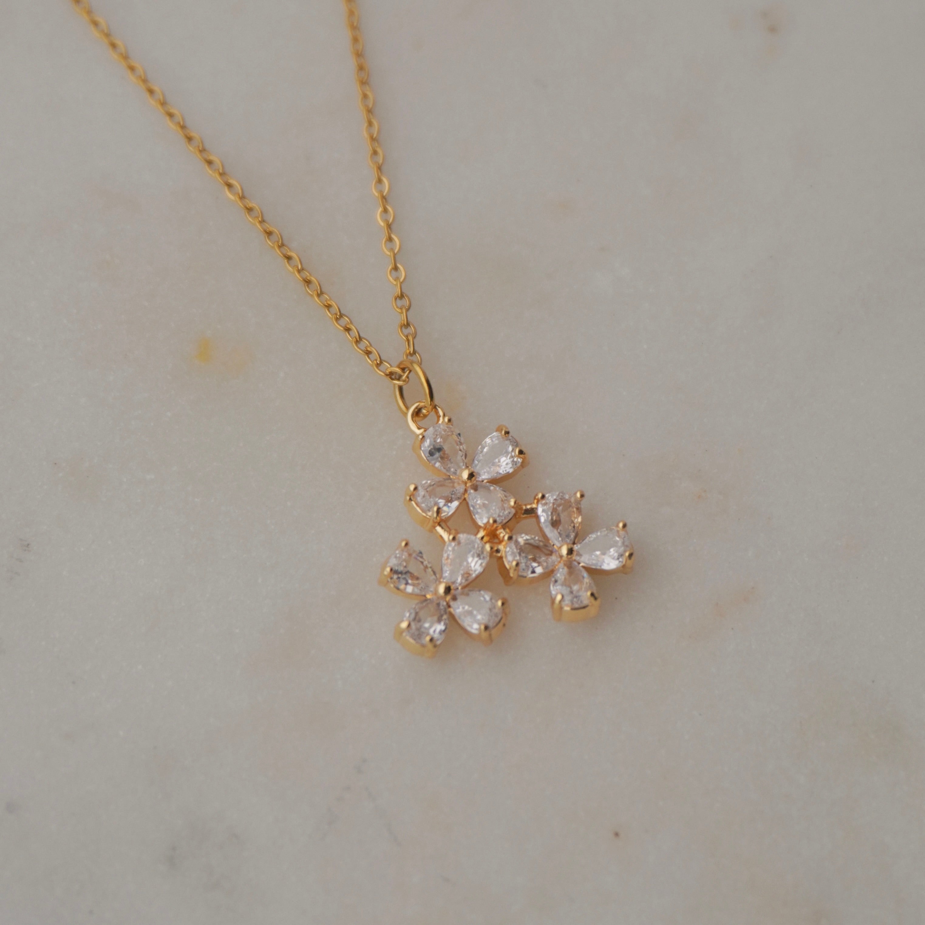 Three-flower necklace