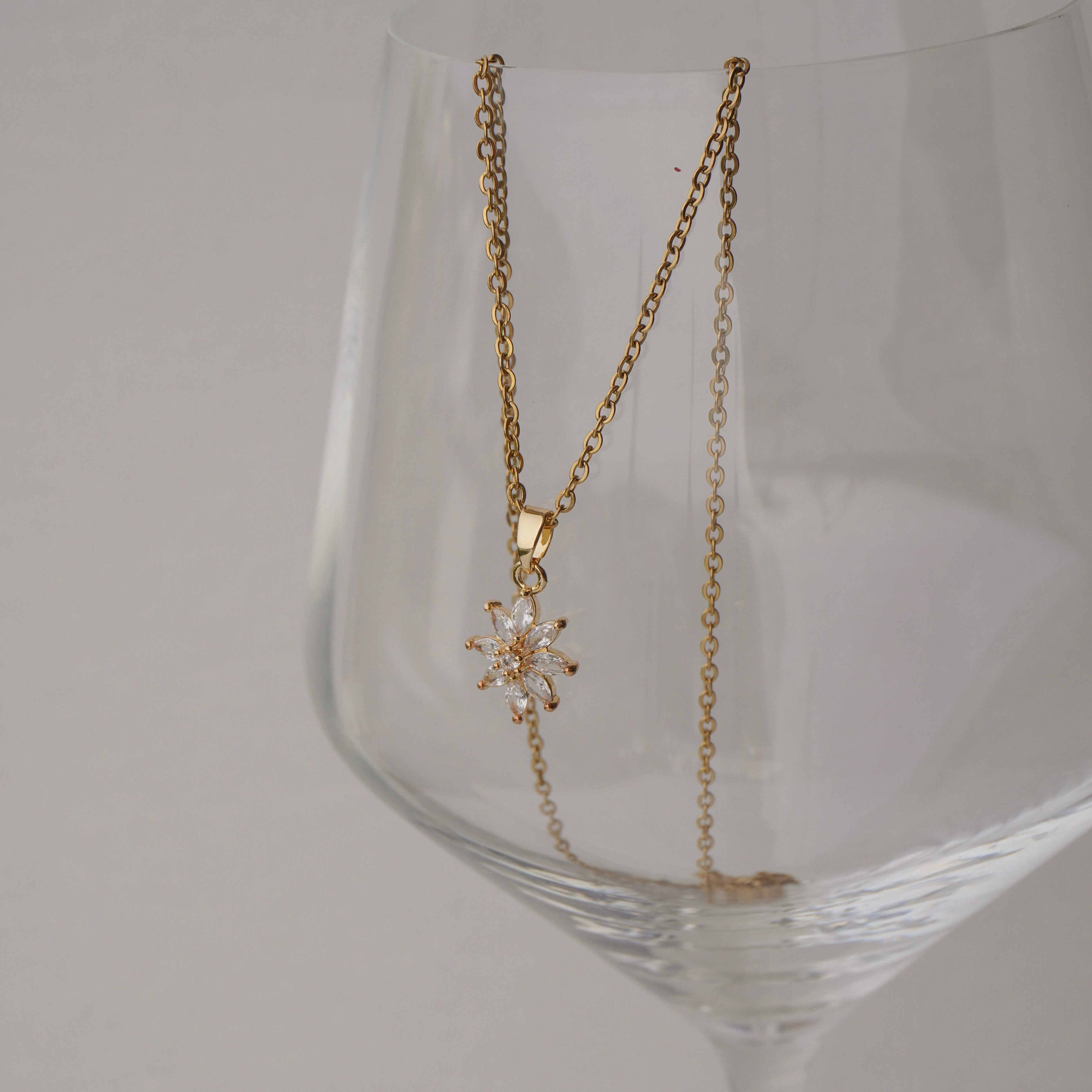Fiore necklace