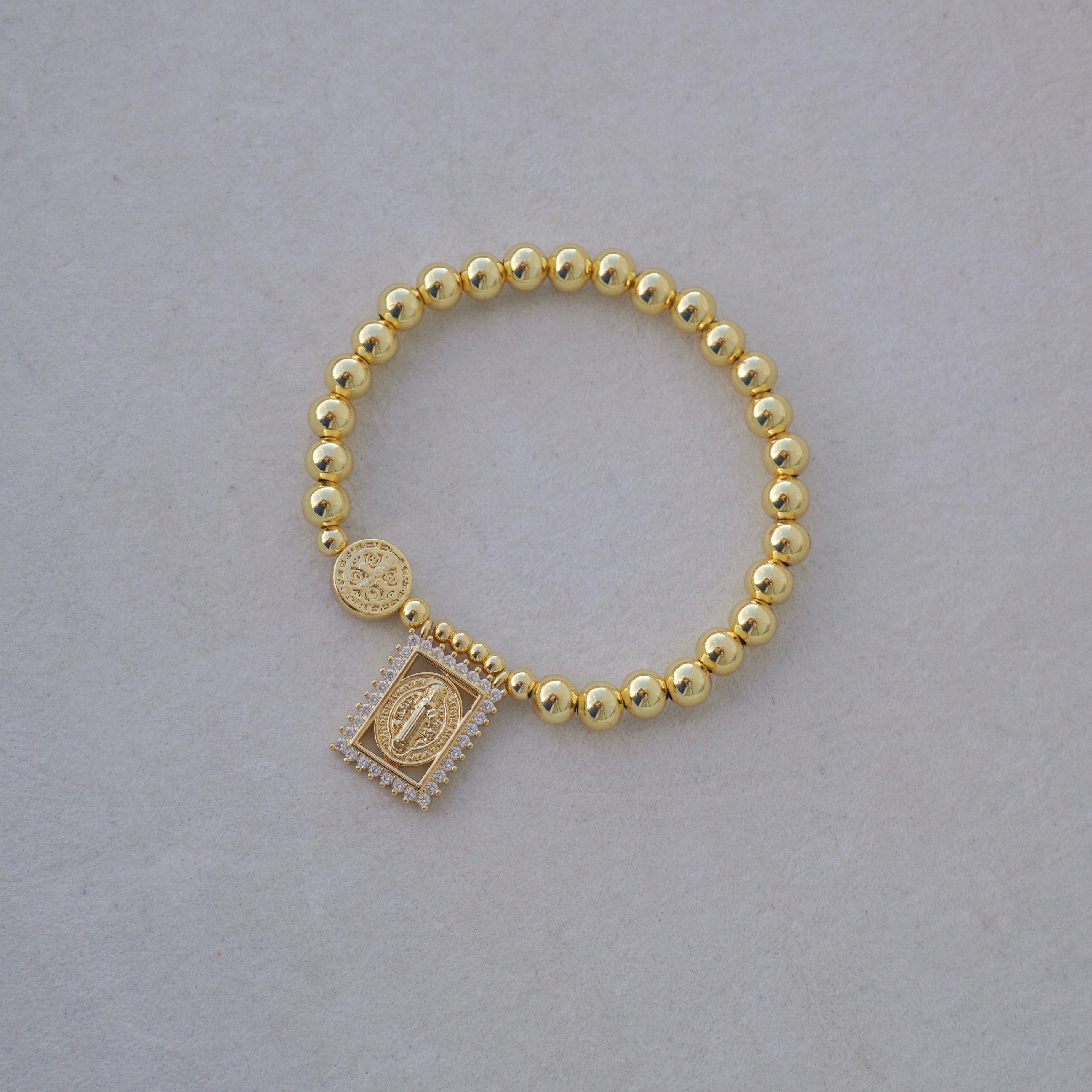 Micropave scapular bracelet