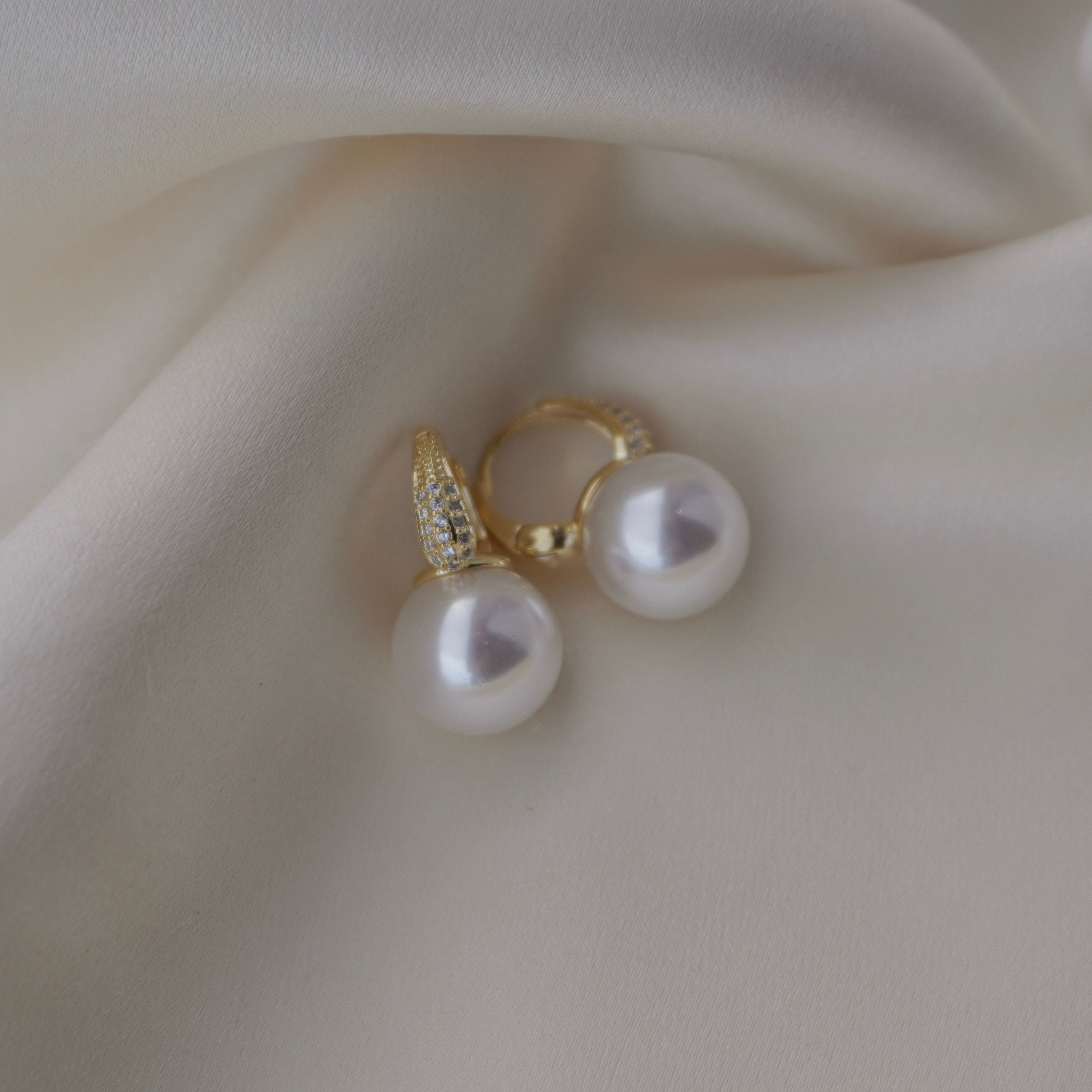 Micropave & pearl hoops
