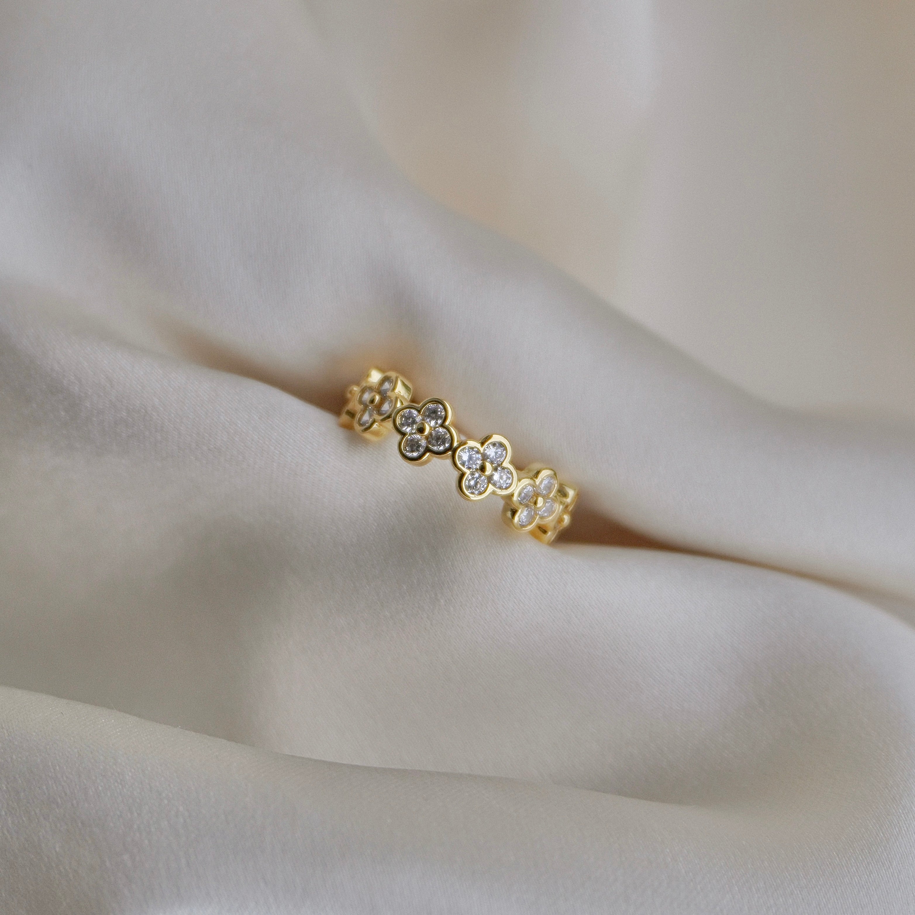 Alhambra micropave ring