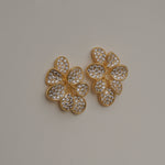 Cargar imagen en el visor de la galería, Leafy micropave studs
