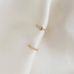 Cargar imagen en el visor de la galería, Dotted ear cuff
